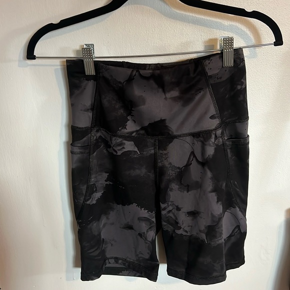 All In Motion Biker Shorts with pockets - Picture 2 of 5